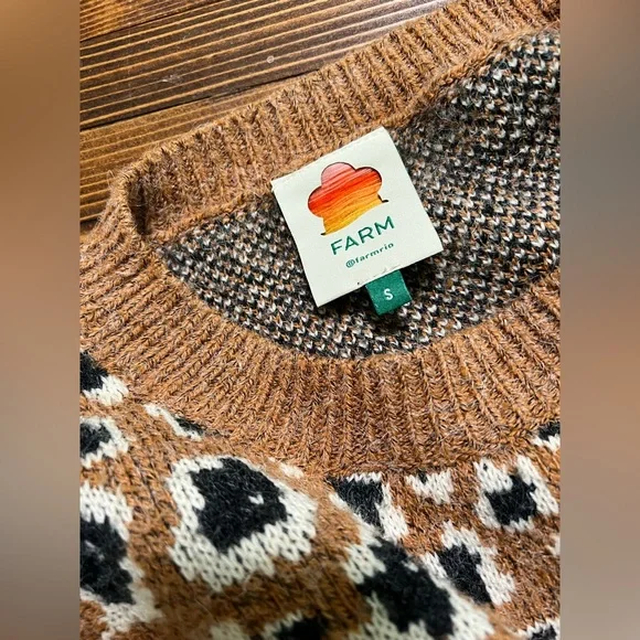 Farmrio leopard sweater - used - like new - Picture 5 of 6